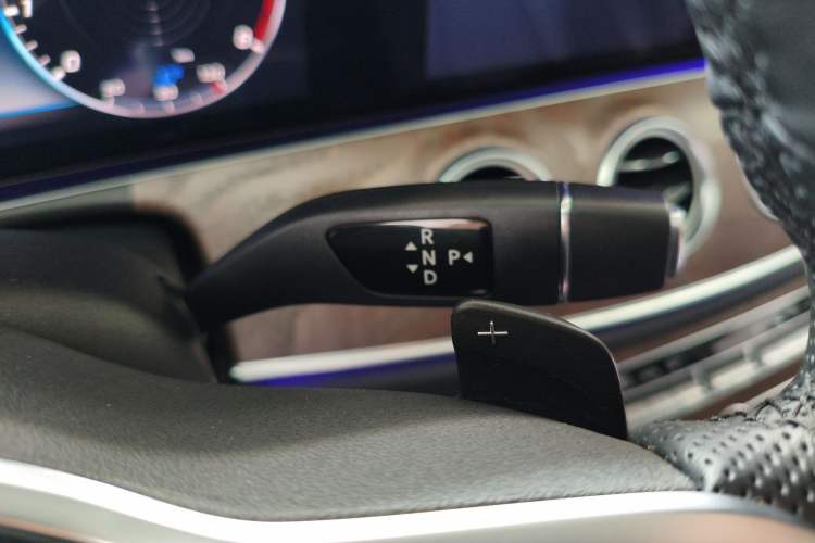 Used Mercedes-Benz E-Class 2020 Restyled E 300 L Exclusive Edition Gear Lever