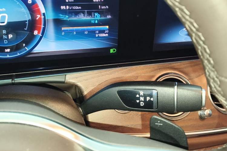 Used Mercedes-Benz E-Class 2020 E 300 L Stylish Model Gear Lever