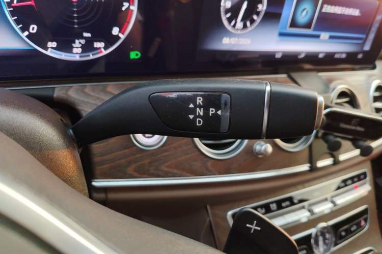 Used Mercedes-Benz E-Class 2020 Facelift E 300 L Stylish Edition Gear Lever