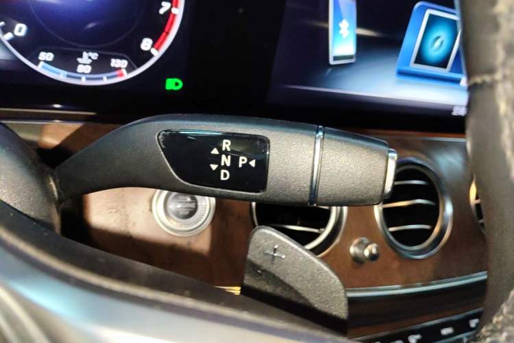 Used Mercedes-Benz E-Class 2020 E 300 L Luxury Model Gear Lever
