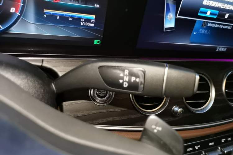 Used Mercedes-Benz E-Class 2020 Restyled E 300 L Sporty and Stylish Edition Gear Lever