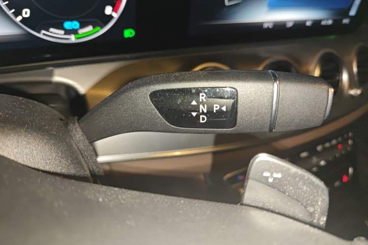 Used Mercedes-Benz E-Class 2020 Facelift E 260 Sport Edition Gear Lever