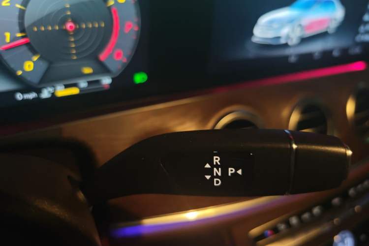Used Mercedes-Benz E-Class 2020 Restyled E 300 L Exclusive Edition Gear Lever