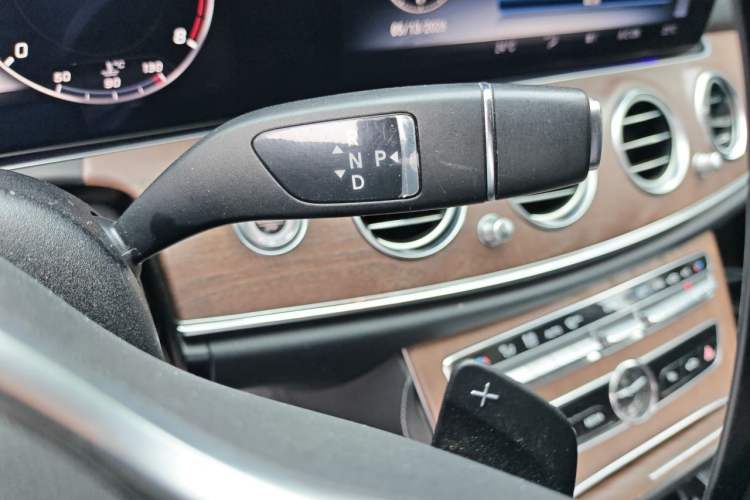 Used Mercedes-Benz E-Class 2020 Restyled E 300 L Exclusive Edition Gear Lever