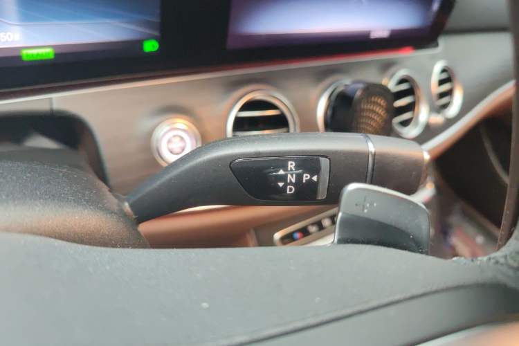 Used Mercedes-Benz E-Class 2020 Facelift E 260 L Sport Edition Gear Lever