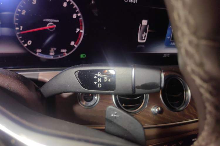 Used Mercedes-Benz E-Class 2020 Facelift E 300 L Stylish Edition Gear Lever