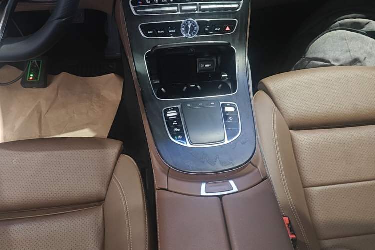 Used Mercedes-Benz E-Class 2020 Facelift E 260 L Sport Edition Gear Lever