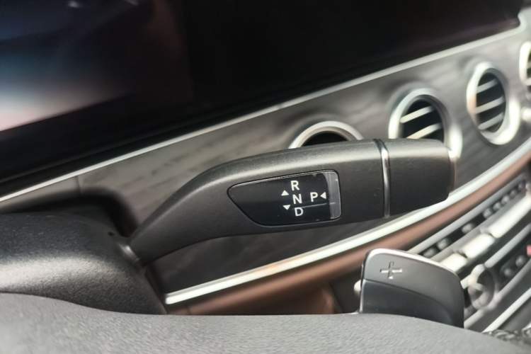 Used Mercedes-Benz E-Class 2020 Restyled E 300 L Sporty and Stylish Edition Gear Lever