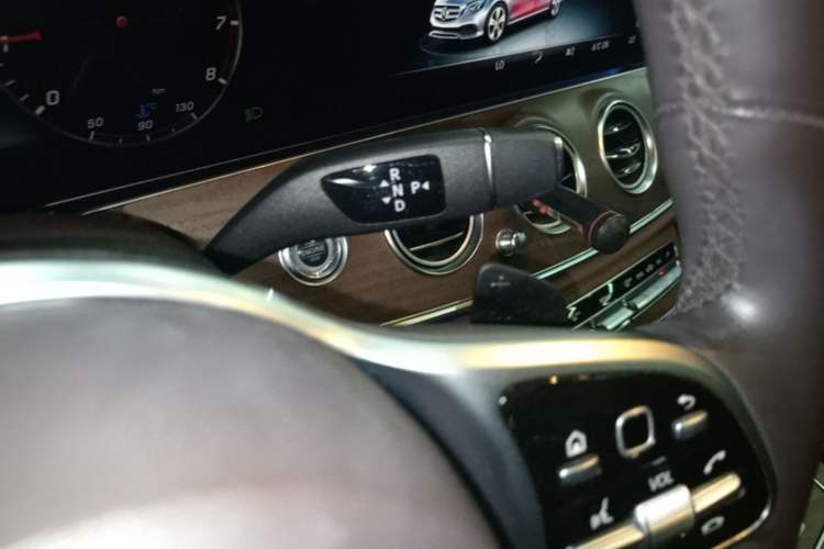 Used Mercedes-Benz E-Class 2020 Restyled E 300 L Exclusive Edition Gear Lever