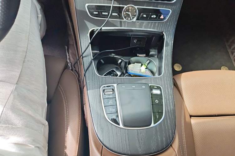 Used Mercedes-Benz E-Class 2020 Facelift E 260 L Sport Edition Gear Lever