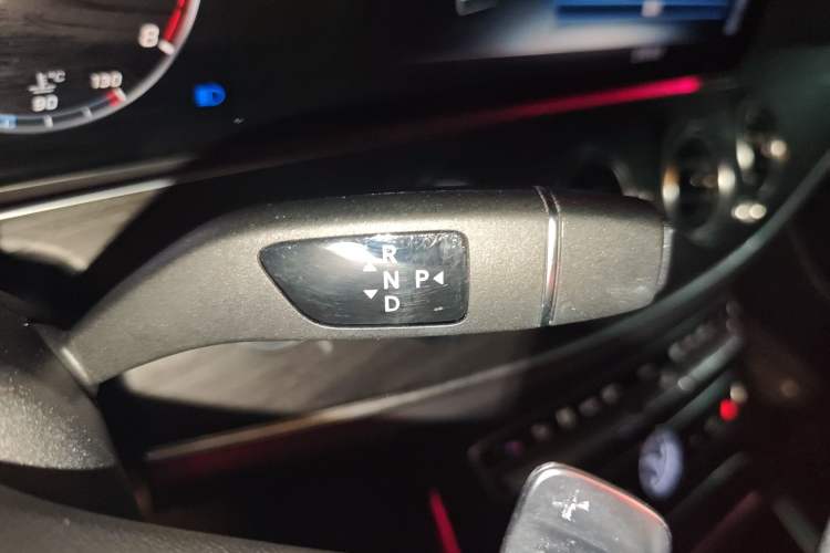 Used Mercedes-Benz E-Class 2020 E 300 L Sporty and Stylish Model Gear Lever