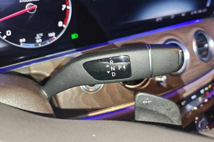 Used Mercedes-Benz E-Class 2020 Facelift E 300 L Stylish Edition Gear Lever