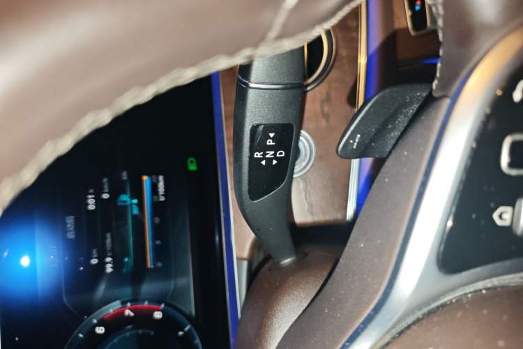 Used Mercedes-Benz E-Class 2020 Facelift E 300 L Stylish Edition Gear Lever
