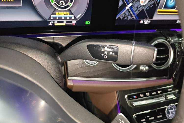 Used Mercedes-Benz E-Class 2020 Restyled E 300 L Sporty and Stylish Edition Gear Lever