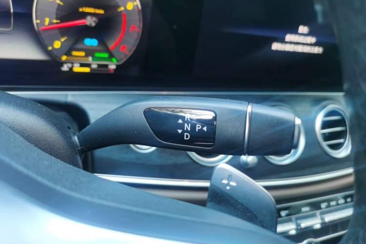 Used Mercedes-Benz E-Class 2020 Facelift E 260 L Sport Edition Gear Lever