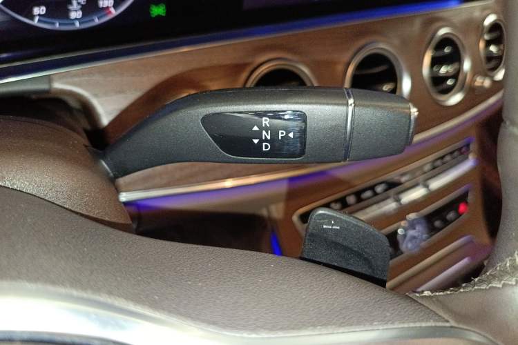 Used Mercedes-Benz E-Class 2020 E 300 L Stylish Model Gear Lever