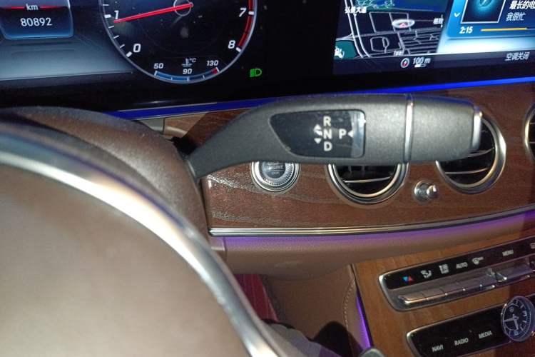 Used Mercedes-Benz E-Class 2020 Restyled E 300 L Exclusive Edition Gear Lever