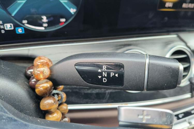 Used Mercedes-Benz E-Class 2020 Restyled E 300 L Sporty and Stylish Edition Gear Lever