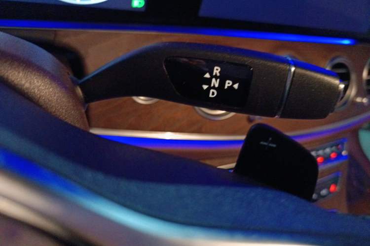 Used Mercedes-Benz E-Class 2020 Restyled E 300 L Exclusive Edition Gear Lever