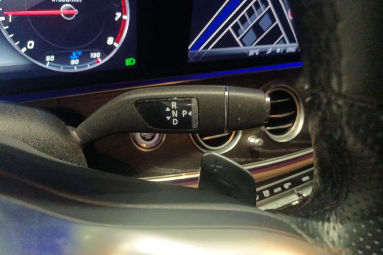 Used Mercedes-Benz E-Class 2020 Restyled E 300 L Sporty and Stylish Edition Gear Lever