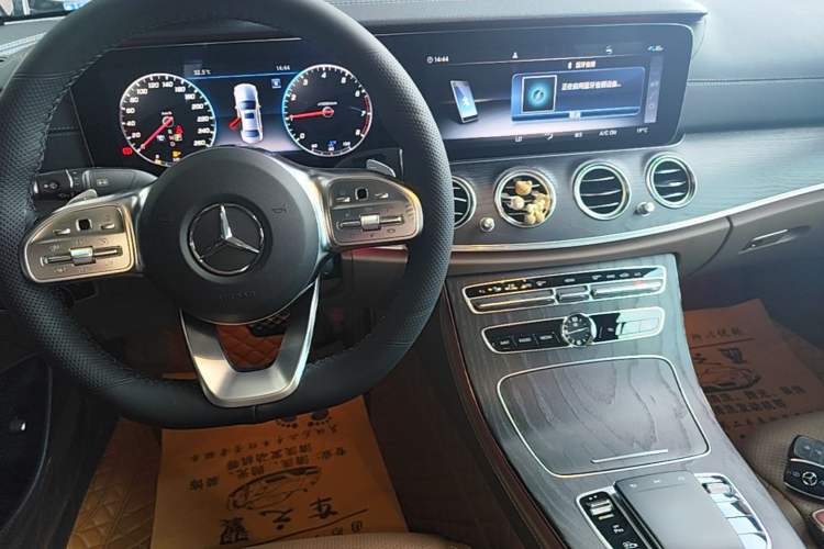 Used Mercedes-Benz E-Class 2020 Restyled E 300 L Sporty and Stylish Edition Gear Lever