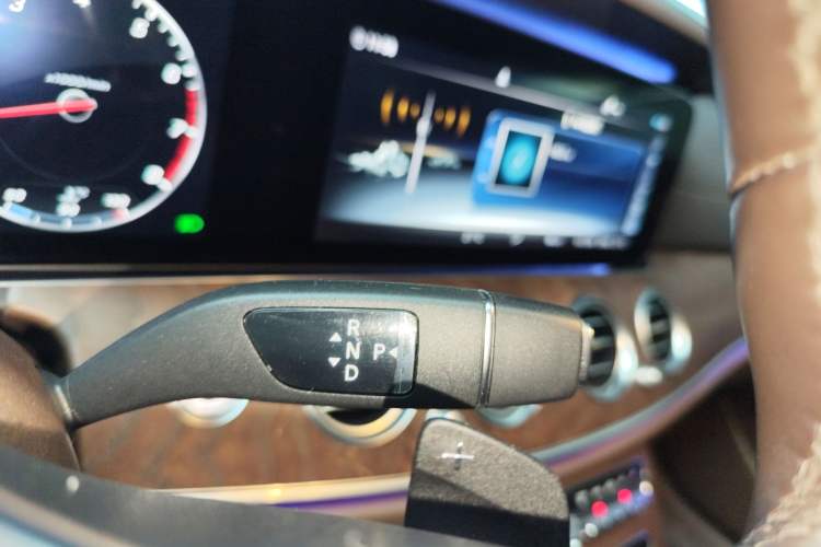 Used Mercedes-Benz E-Class 2020 E 300 L Luxury Model Gear Lever