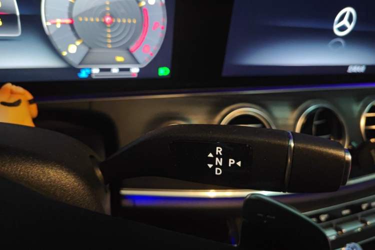 Used Mercedes-Benz E-Class 2020 Facelift E 260 L Sport Edition Gear Lever