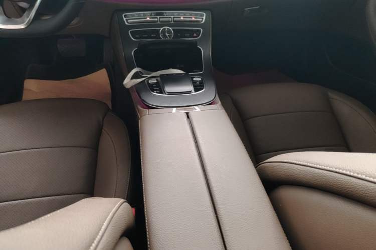 Used Mercedes-Benz E-Class 2020 Restyled E 300 L Sporty and Stylish Edition Gear Lever