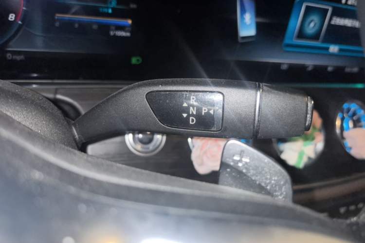 Used Mercedes-Benz E-Class 2020 E 300 L Sporty and Stylish Model Gear Lever