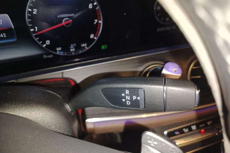 Used Mercedes-Benz E-Class 2020 Restyled E 300 L Sport Exclusive Edition Gear Lever