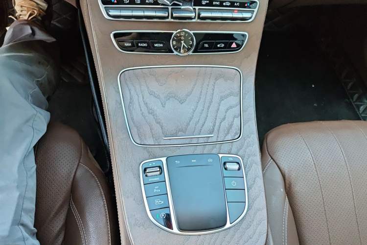 Used Mercedes-Benz E-Class 2020 Facelift E 300 L Stylish Edition Gear Lever