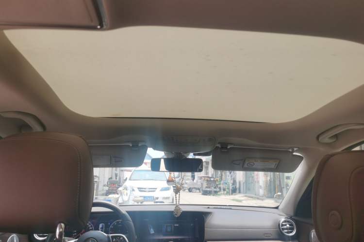 Used Mercedes-Benz E-Class 2020 Restyled E 300 L Exclusive Edition Headliner