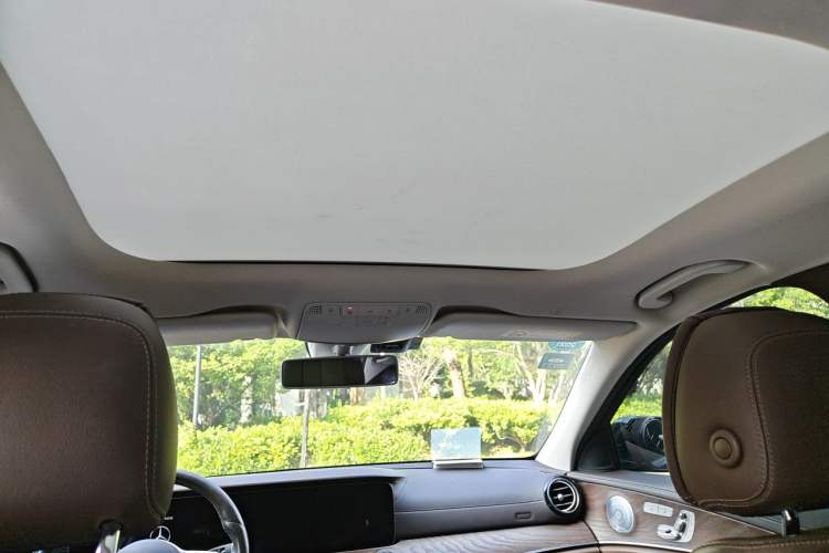 Used Mercedes-Benz E-Class 2020 Restyled E 300 L Exclusive Edition Headliner
