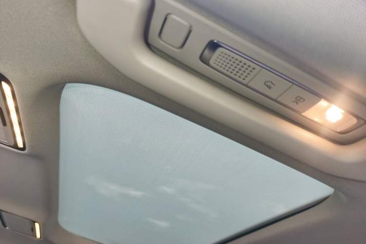 Used Mercedes-Benz E-Class 2020 Facelift E 300 L Stylish Edition Headliner