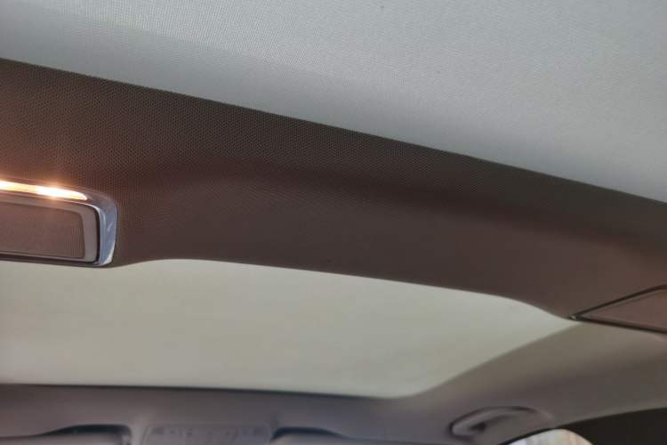 Used Mercedes-Benz E-Class 2020 E 260 L Headliner