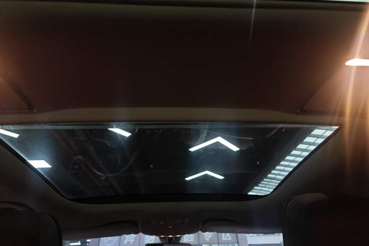 Used Mercedes-Benz E-Class 2020 Facelift E 260 L Headliner