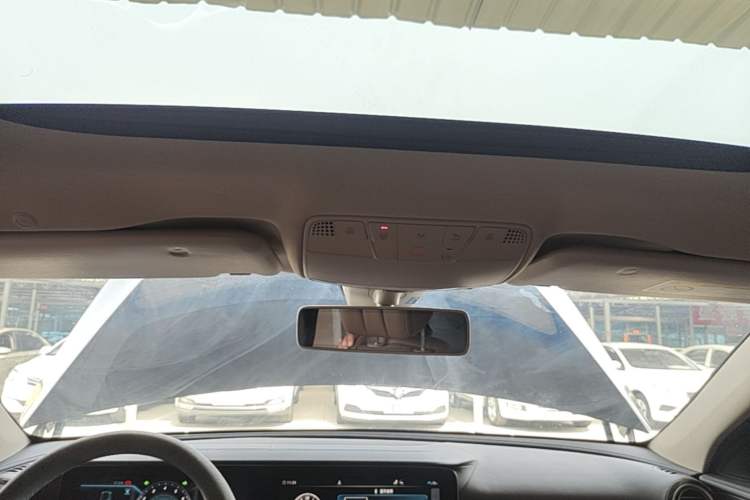 Used Mercedes-Benz E-Class 2020 Restyled E 300 L Sporty and Stylish Edition Headliner