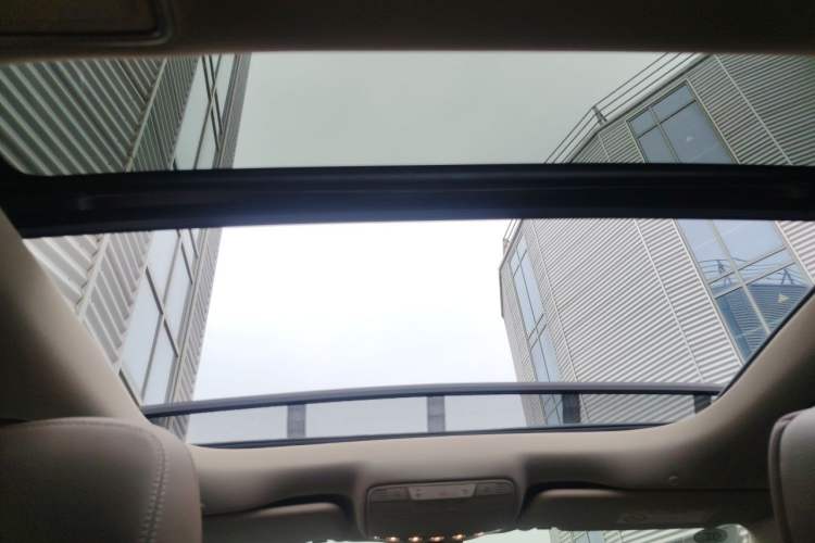 Used Mercedes-Benz E-Class 2020 Facelift E 300 L Stylish Edition Headliner