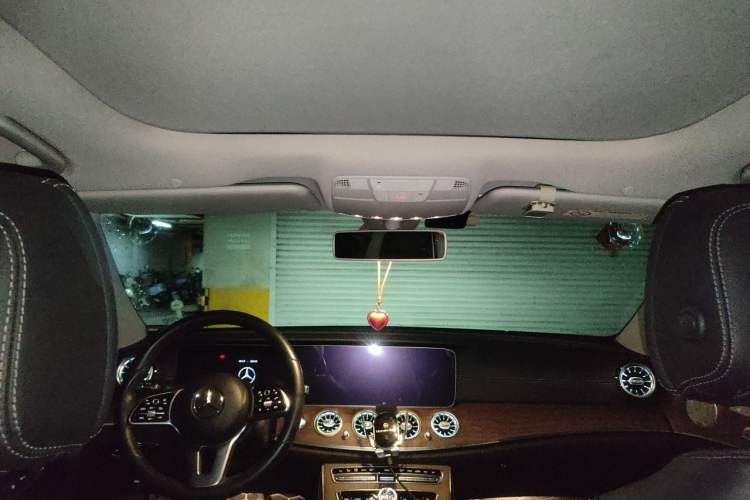 Used Mercedes-Benz E-Class 2020 Restyled E 300 L Exclusive Edition Headliner