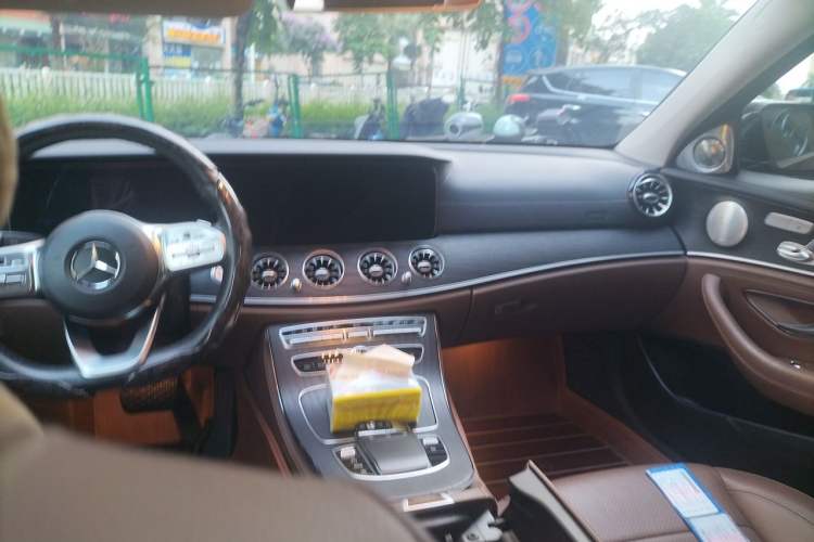 Used Mercedes-Benz E-Class 2020 E 300 L Sporty and Stylish Model Headliner