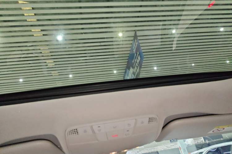 Used Mercedes-Benz E-Class 2020 Facelift E 260 L Headliner
