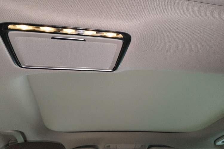 Used Mercedes-Benz E-Class 2020 Restyled E 300 L Sport Exclusive Edition Headliner