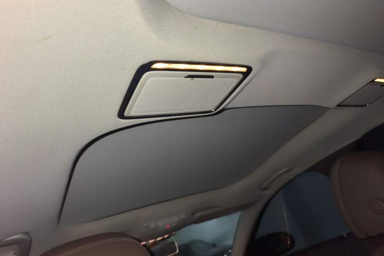 Used Mercedes-Benz E-Class 2020 E 260 L Headliner