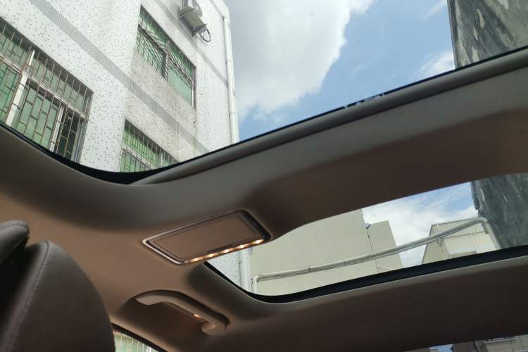 Used Mercedes-Benz E-Class 2020 Facelift E 260 L Headliner