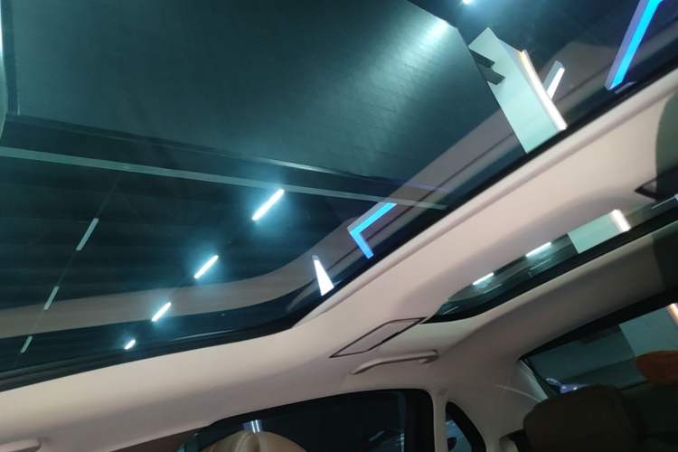 Used Mercedes-Benz E-Class 2020 E 300 L Luxury Model Headliner