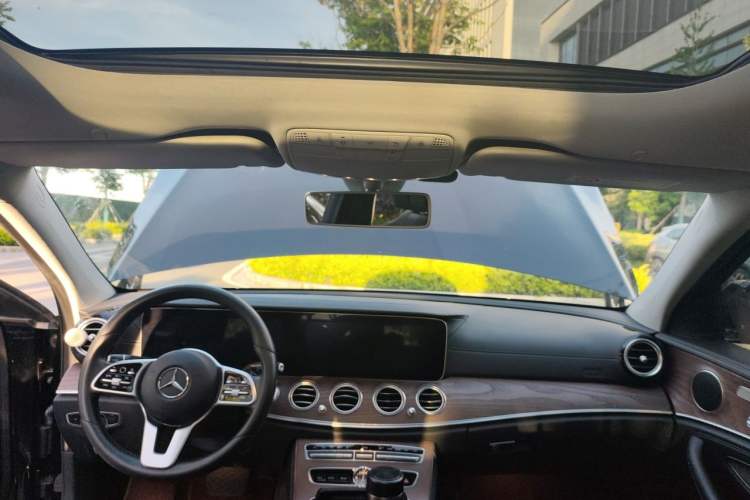 Used Mercedes-Benz E-Class 2020 Facelift E 300 L Stylish Edition Headliner