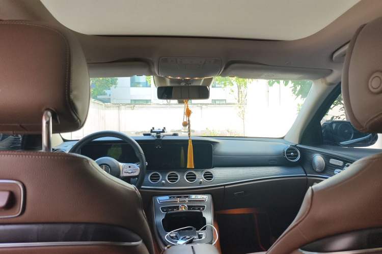 Used Mercedes-Benz E-Class 2020 Restyled E 300 L Sport Exclusive Edition Headliner