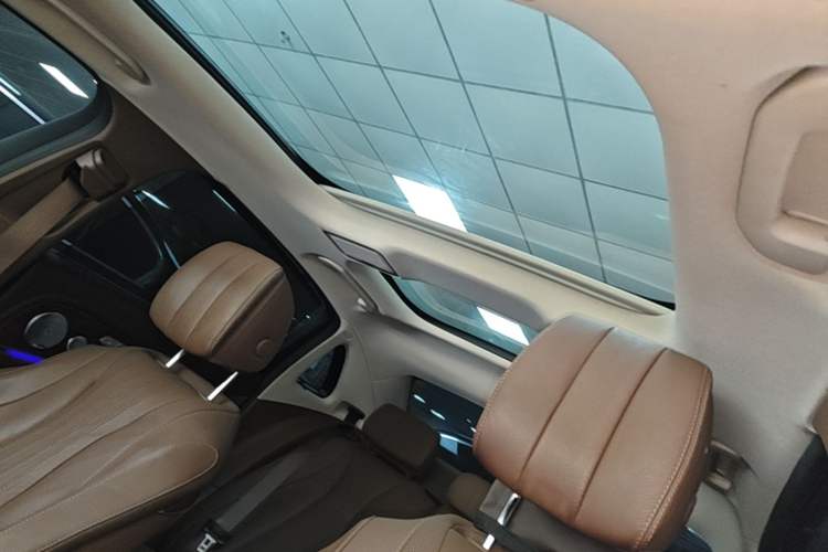 Used Mercedes-Benz E-Class 2020 Restyled E 300 L Exclusive Edition Headliner