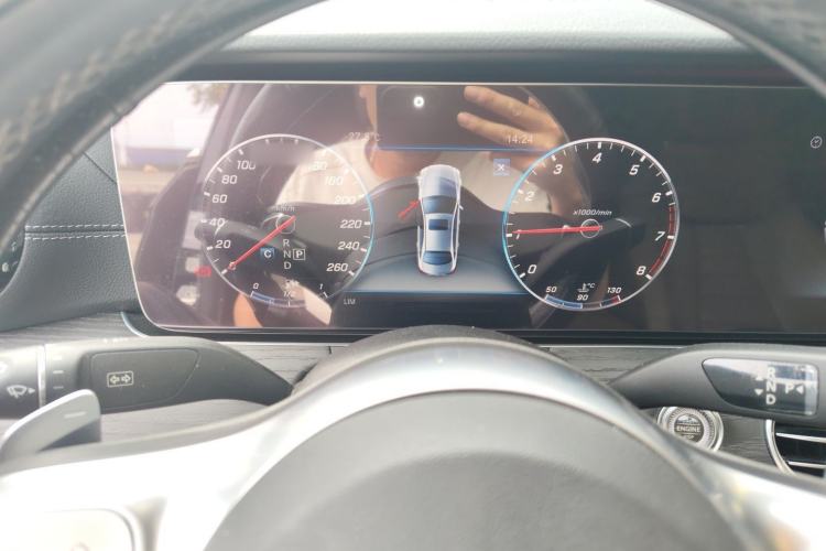 Used Mercedes-Benz E-Class 2020 Restyled E 300 L Sporty and Stylish Edition Instrument Cluster