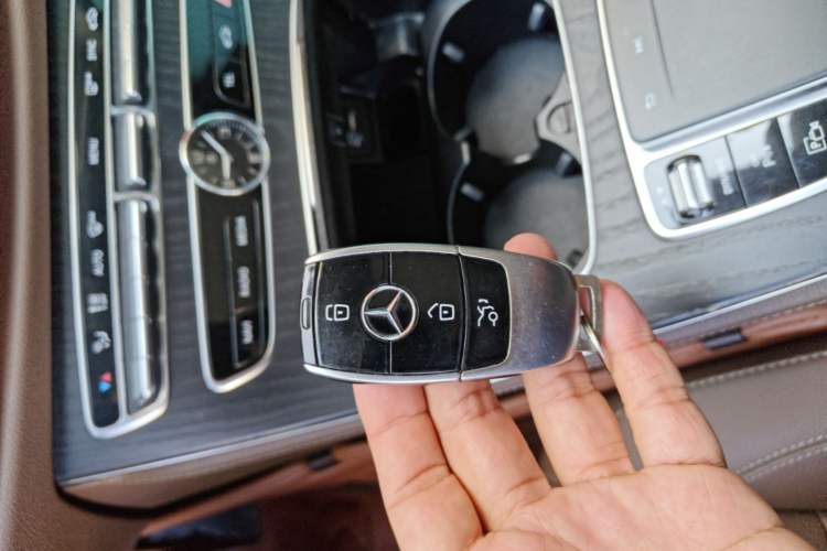 Used Mercedes-Benz E-Class 2020 E 300 L Sport Luxury Edition Interior 1